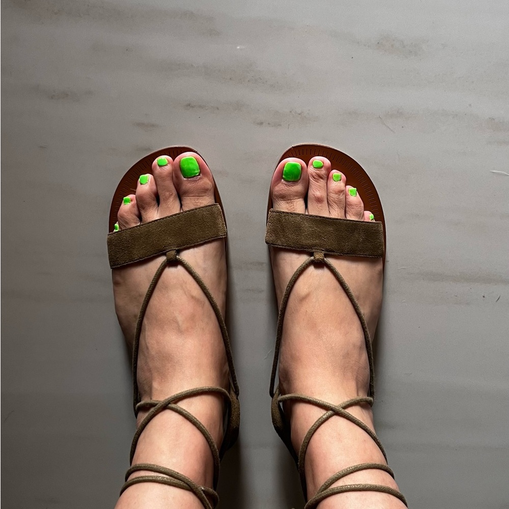 Gianni Bini Tan Gladiator Sandals Size 8